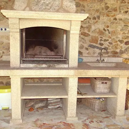 Casa Rural En Lira Con Jardin *