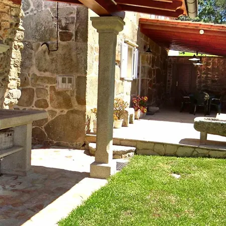 Casa Rural En Lira Con Jardin