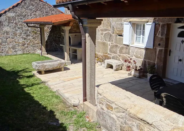 Casa Rural En Lira Con Jardin 펜션