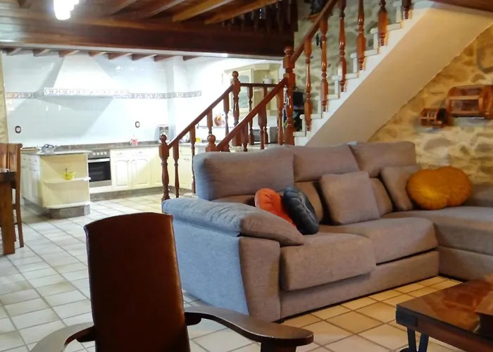 Casa Rural En Lira Con Jardin