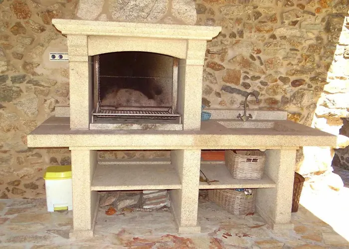 Casa Rural en Lira con jardín *
