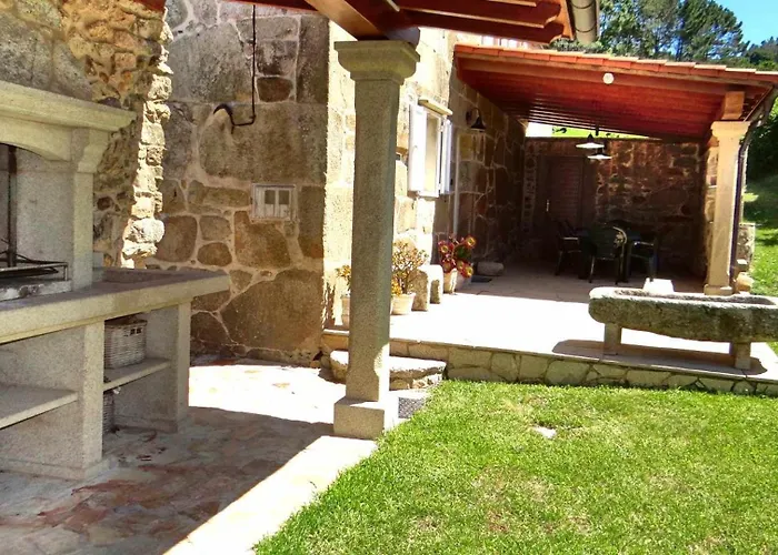 Casa Rural En Lira Con Jardin