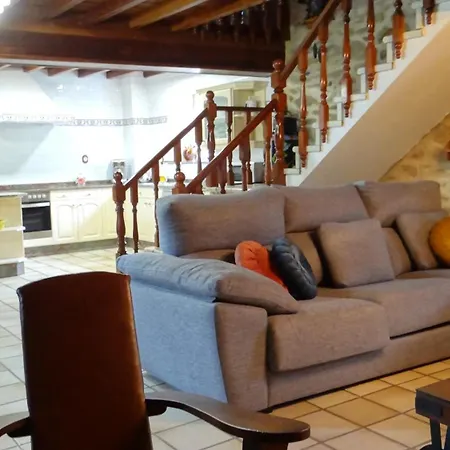 Casa Rural En Lira Con Jardin